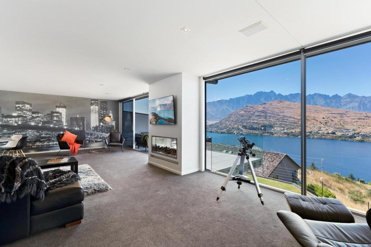 Remarkable Lake View Modern Executive Home Queenstown Extérieur photo