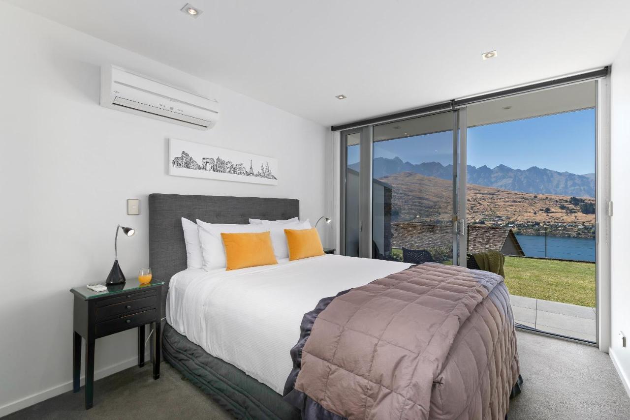 Remarkable Lake View Modern Executive Home Queenstown Extérieur photo