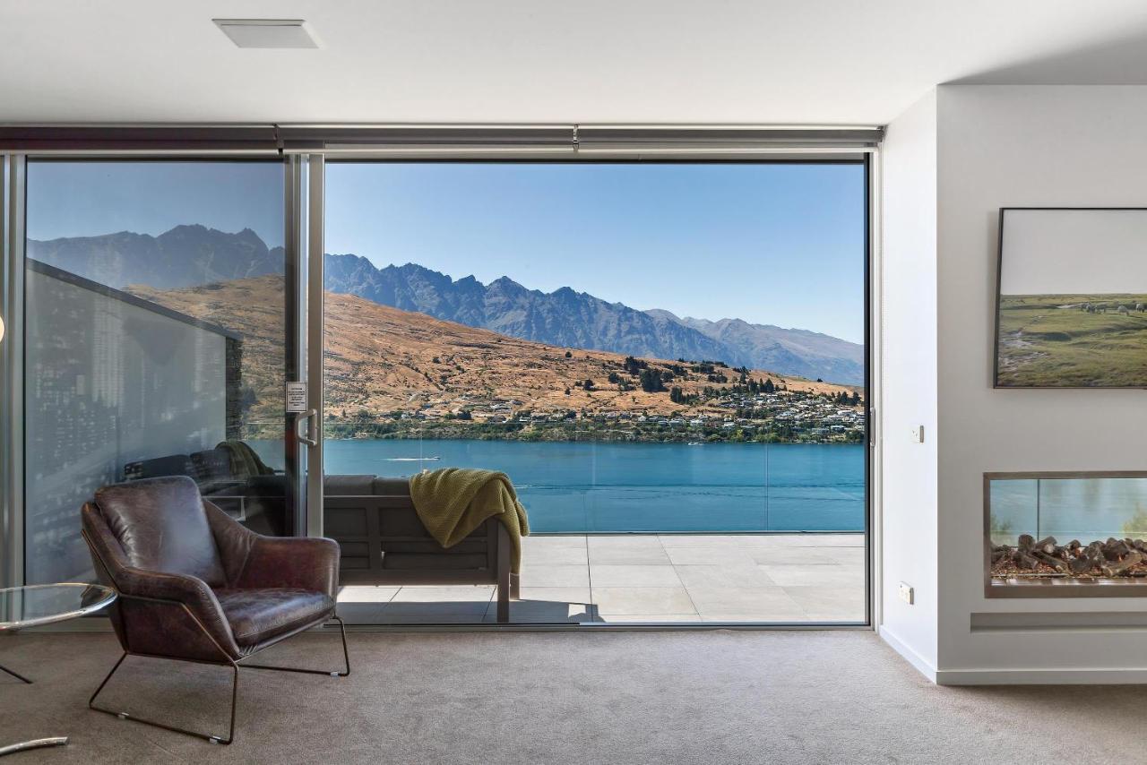 Remarkable Lake View Modern Executive Home Queenstown Extérieur photo