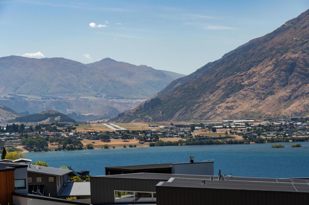 Remarkable Lake View Modern Executive Home Queenstown Extérieur photo